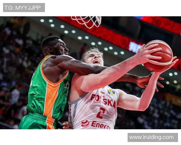 梦中篮球与足球明星激烈对抗引发的奇幻争斗与友谊的思考